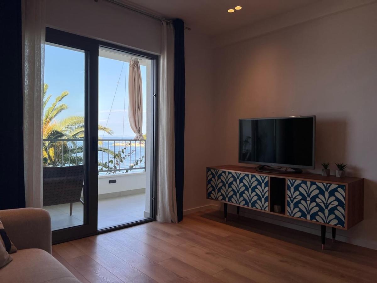 Beachfront Comfort Apartments Sinajko 포드고라 외부 사진
