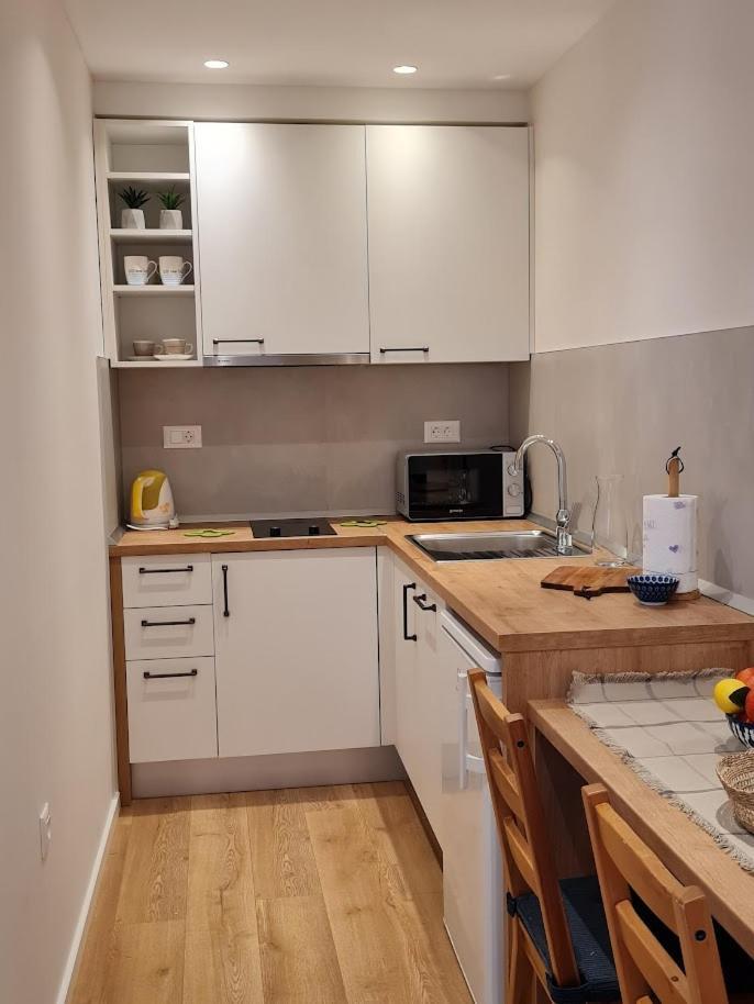 Beachfront Comfort Apartments Sinajko 포드고라 외부 사진