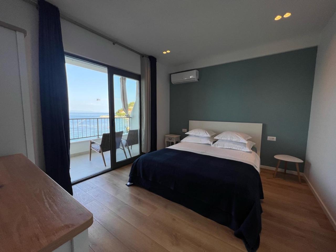 Beachfront Comfort Apartments Sinajko 포드고라 외부 사진