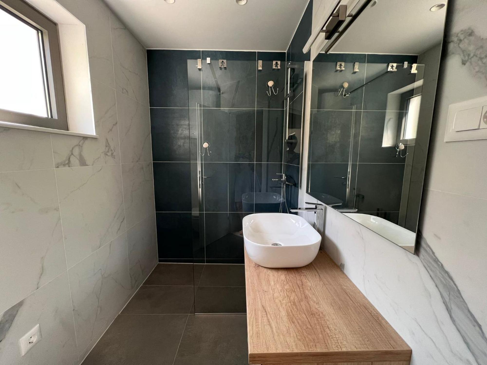 Beachfront Comfort Apartments Sinajko 포드고라 객실 사진