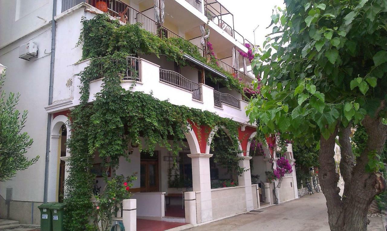 Beachfront Comfort Apartments Sinajko 포드고라 외부 사진
